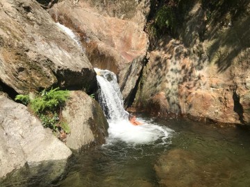 Wasserfall am Badegumpen